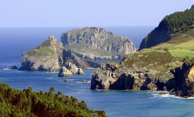 SAN JUAN DE GAZTELUGATXE SIGUE TENIENDO TIRÓN ENTRE LOS TURISTAS header image
