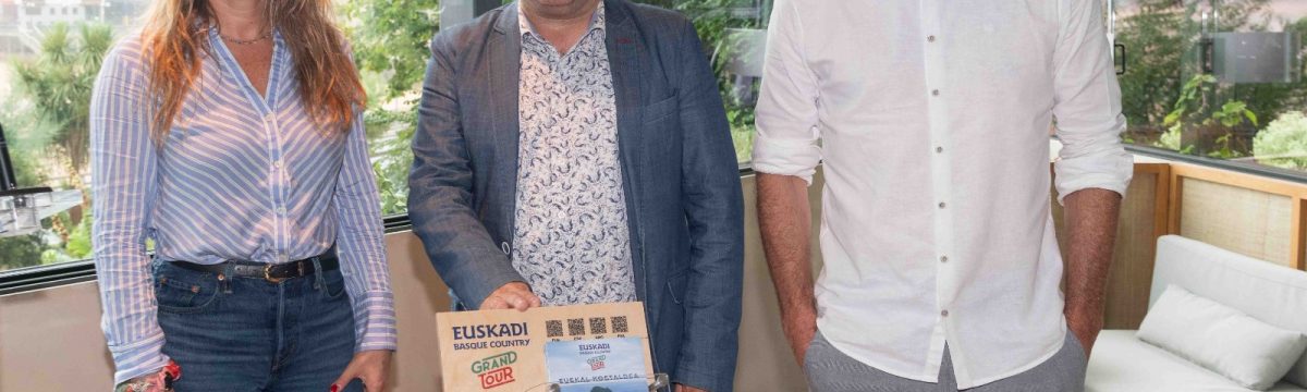 EL PROYECTO EUSKADI BASQUE COUNTRY GRAND TOUR AMPLÍA SU OFERTA CON LA EDICIÓN DEL NUEVO MAPA DESPLEGABLE ILUSTRADO DE LA COSTA VASCA header image